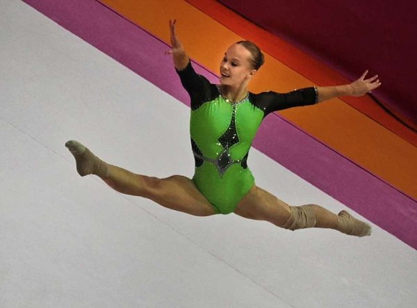 千汇网 【钱眼2025】雅加达体操世锦赛｜中国夺得女子个人全能铜牌